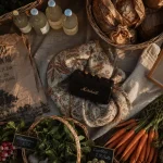Marché bio local et musical à Pont-Croix, étals bio et concert gratuit